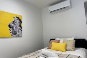 10A Brunswick Living Studio Close to APT and CBD Free Wifi Tram at Doorstep